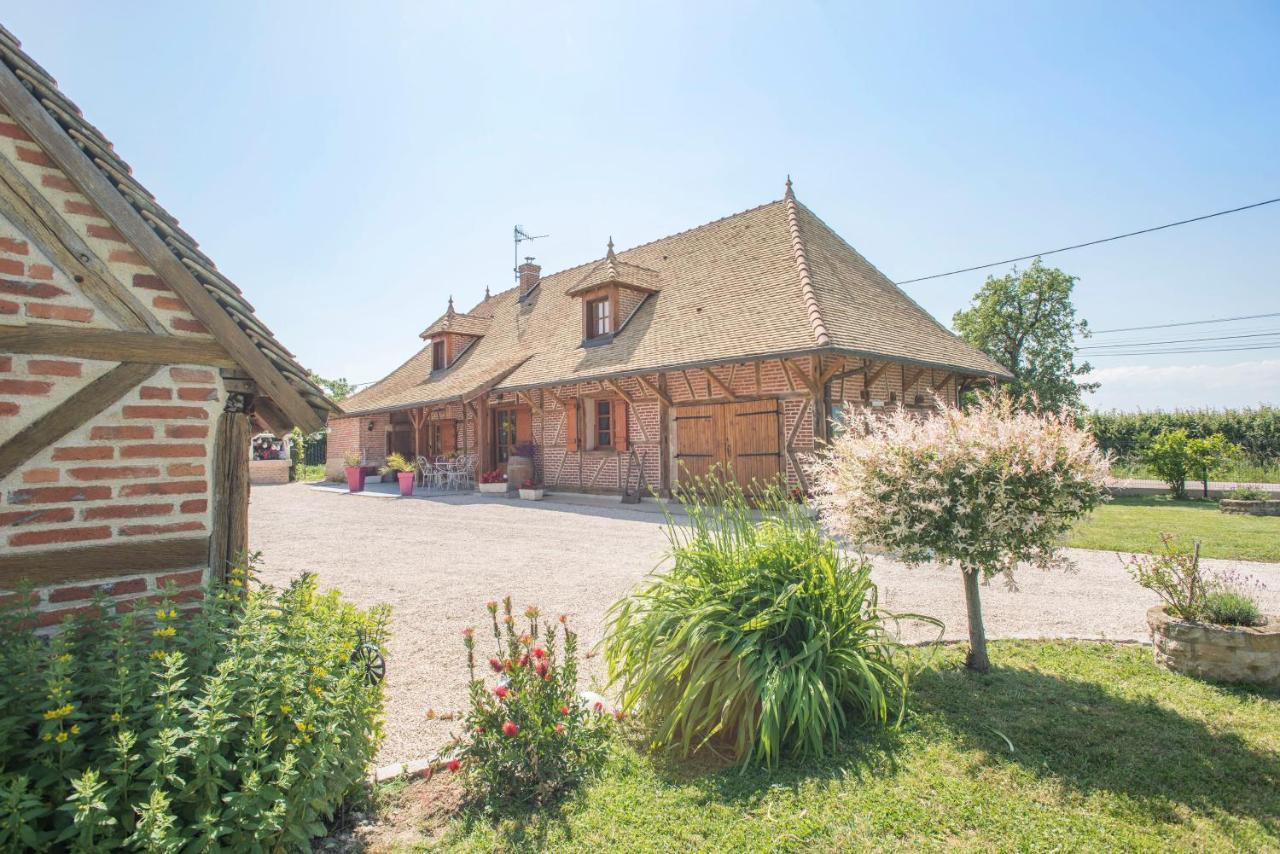 La Maison Du Bonheur Saint-Martin-en-Bresse Luaran gambar