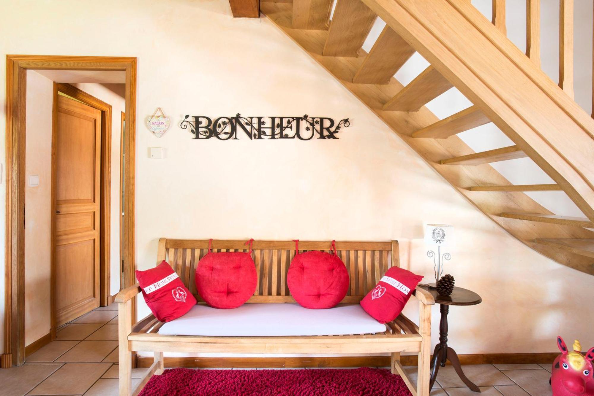 La Maison Du Bonheur Saint-Martin-en-Bresse Luaran gambar
